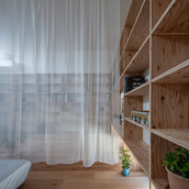 床は広幅のヒッコリーフローリング。