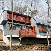 寒冷地の別荘地に建つ住宅