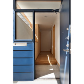 ハイサイドライトのある玄関ホール