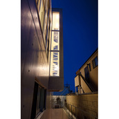 屋上へと昇る螺旋階段