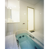 洗面室と繋がる浴室