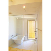 海と繋がったバスルーム