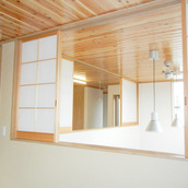 光を取り込む障子開口