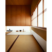 窓枠のデザインがかわいらしい和室