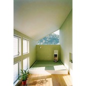 将来の子供室用のスペースが当面寝室に