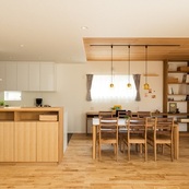 大きな吹抜けと住み心地にこだわった､家族思いの家