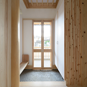 リビングから臨む秋の風景