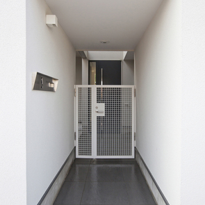 ハイサイドライトで明るさを確保した2階キッチン