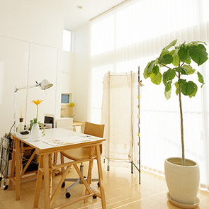 開放感のある階段と吹き抜け