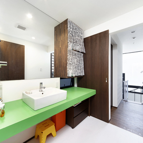 空を感じる光庭