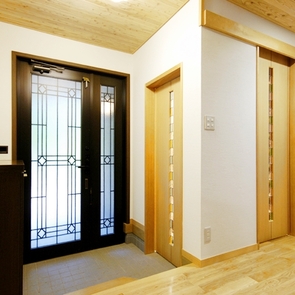 週末はレストランの客席になる、食堂兼居間