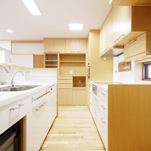 使い勝手良くデザインしたオーダーキッチン