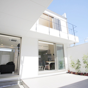 室内にも続く木の温かみ