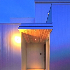 伝統的な和の雰囲気を出した、深みのある外観