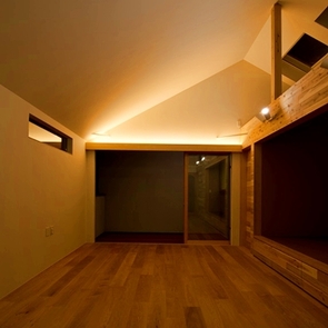 コンクリート打ち放しのモダンな外観