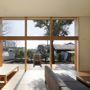 リビングから吹き抜けを観る