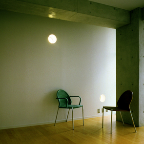 間接照明が美しい洗面スペース