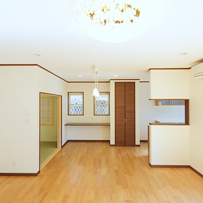 大容量の収納、大工さんの造るキッチン