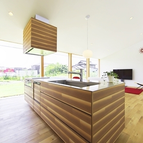 使い勝手を追求した居心地の良いオーダーキッチン。