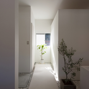 和室のゲストルームの奥には桧風呂を設置