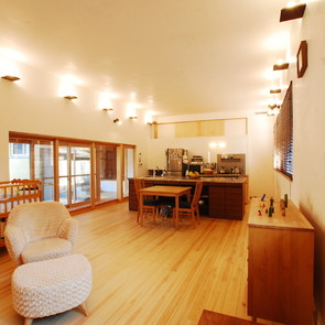 キッチンから海を眺める