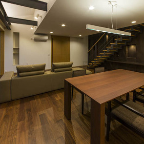 和室Aより開放感あふれる広縁を見る