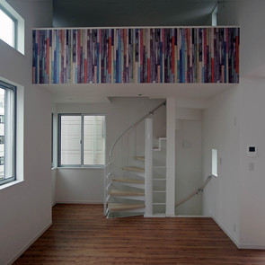 上部に風の通り道がある室内