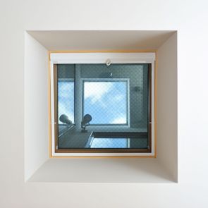 ダイニングとゆるやかにつながるリビング