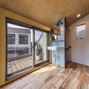 大開口に向かうキッチン