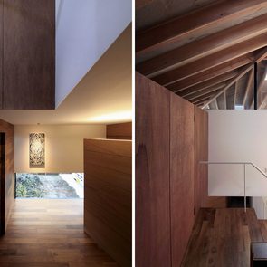 吹抜けから光が降り注ぐ