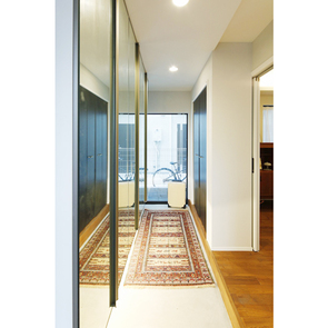 エントランスのある階を正面から見る