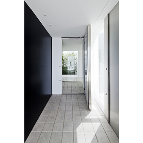 間接照明で落ち着いた空間