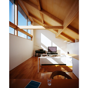 リビングの暖炉を眺める