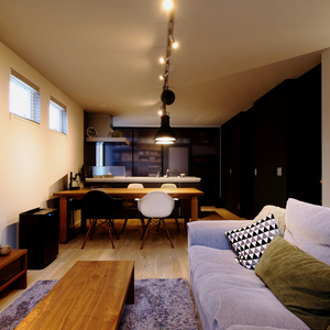 黒を基調にしたかっこいいインテリア Fevecasa フェブカーサ