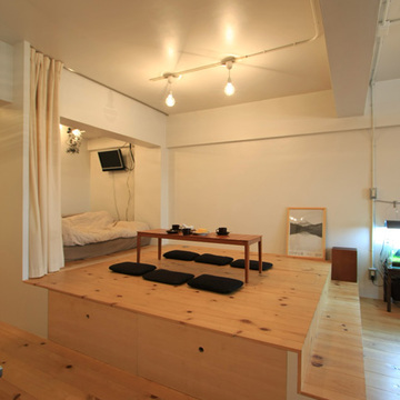 アルコーブ奥のカーテンを開けるとベッドスペース