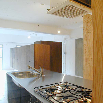 ワンルームでオープンな雰囲気の中に計算された適度な死角をつくりだす