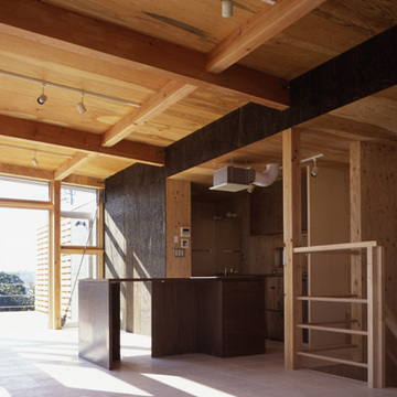 友人を招くのが楽しくなる大きなカウンターテーブル