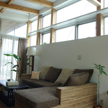 アジアのリゾートを思わせるようなくつろぎのリビング