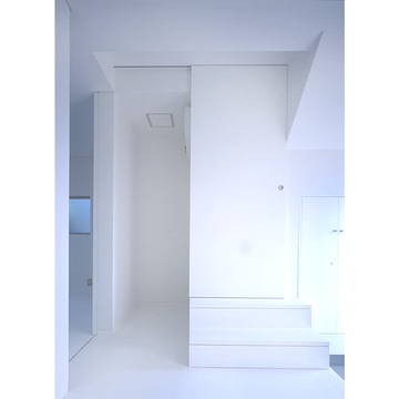 閉じた状態の玄関収納