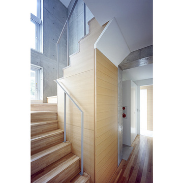 収納と同化する階段ボックス