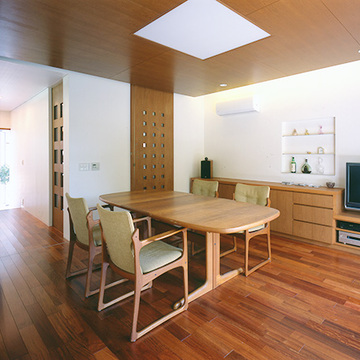 ナチュラルな雰囲気のリビングルーム