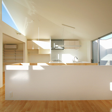 リビングから臨むキッチン