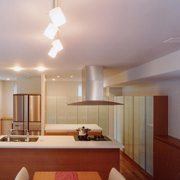 家族を見渡せるオープンキッチン