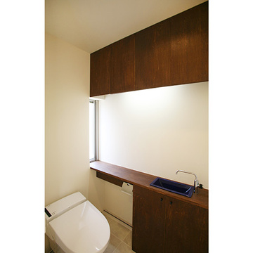 ウッド調のトイレ