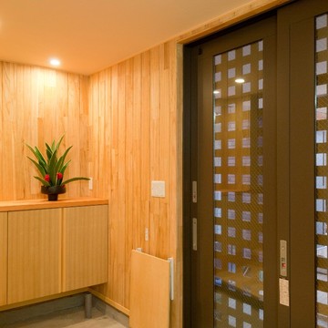 モダンな和のイメージの玄関