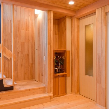 どこまで行っても無垢フローリングが続く室内