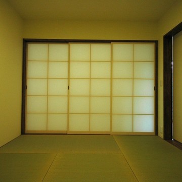 心地よい緊張感のモダンな和室
