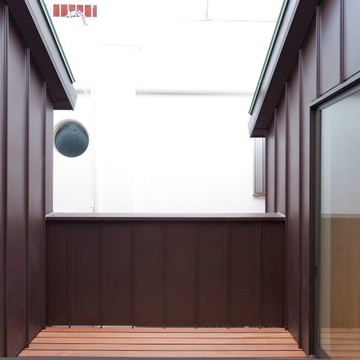 子ども部屋はテラスを通ってもすぐに行き来できる