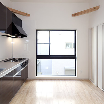 家族の集まる明るいDK