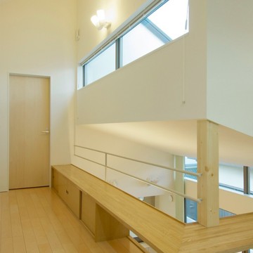 ハイサイドライトで部屋の奥まで明るくゆったり